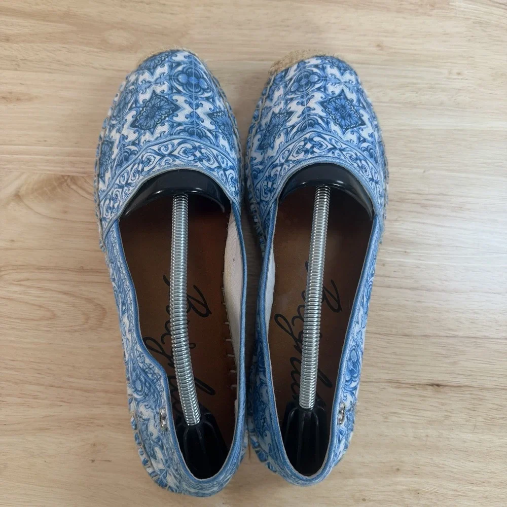 Brighton Bali Women's 9M Belina‎ Bali Print Canvas Espadrilles Blue Print NWBox